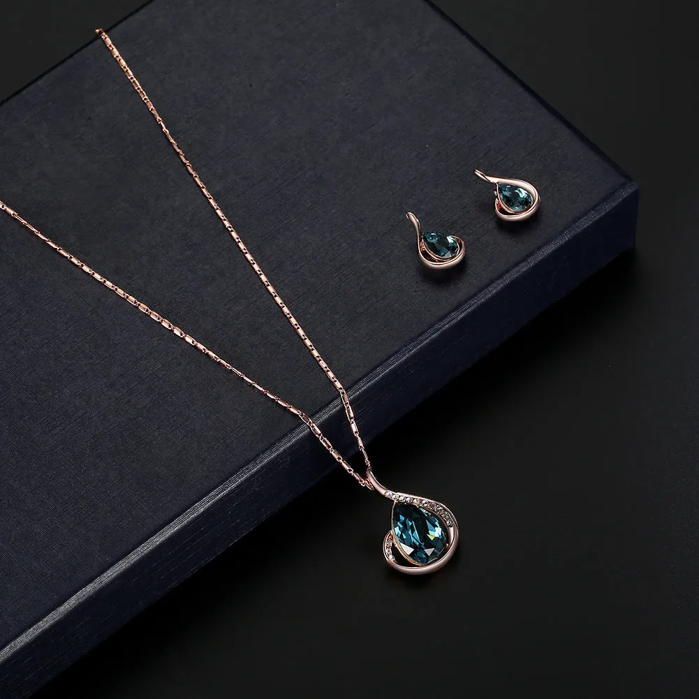 Green Pearl Pendant Necklace