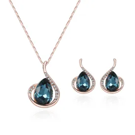 Green Pearl Pendant Necklace