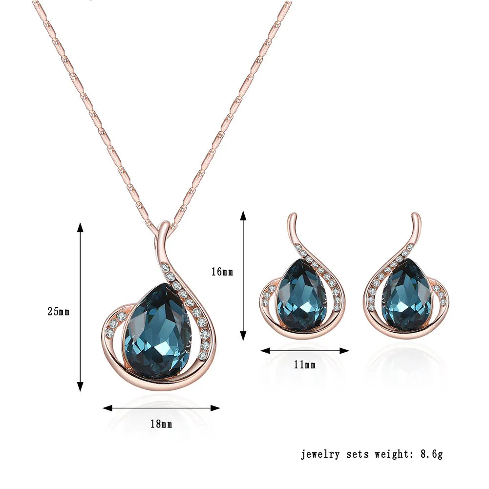 Green Pearl Pendant Necklace
