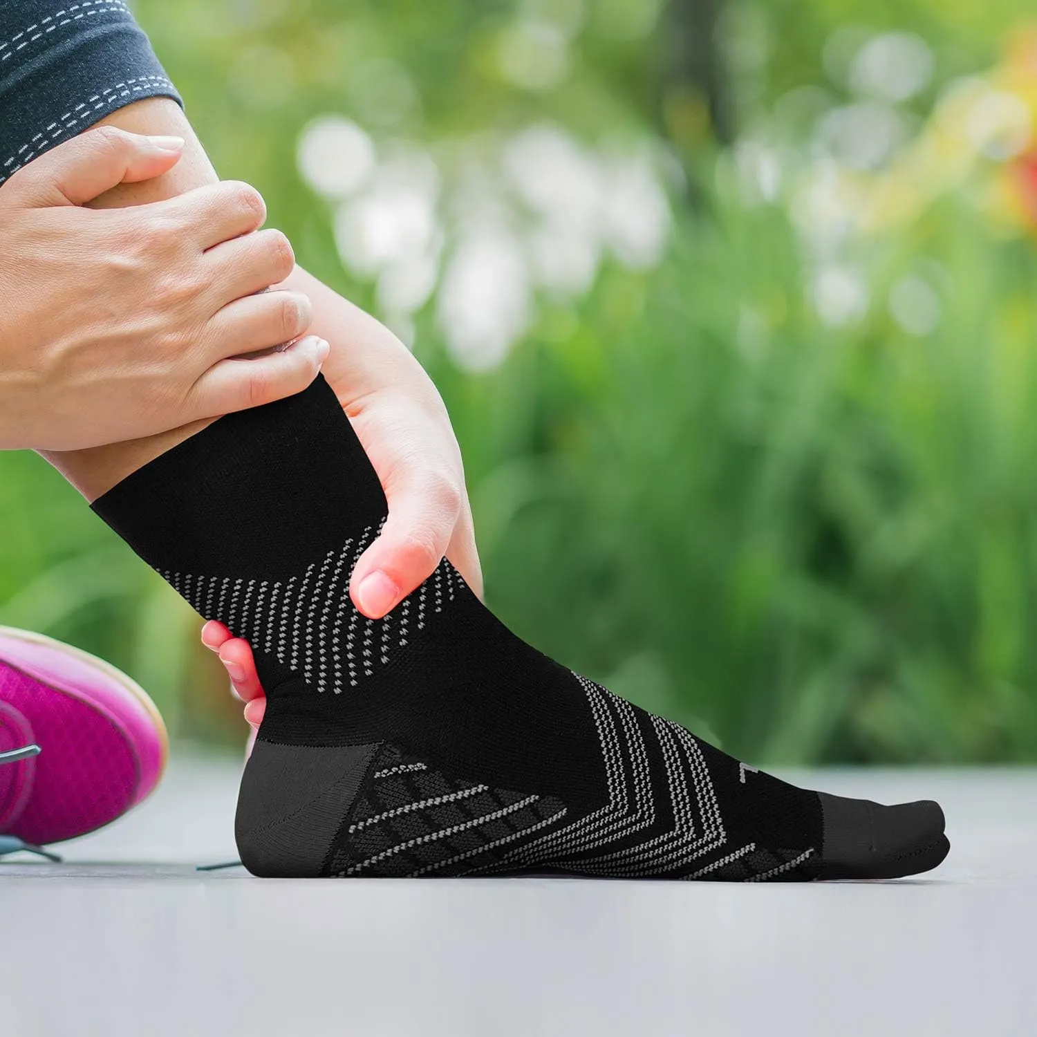 TechWare Pro Plantar Fasciitis Socks  Cushion Ankle Compression Socks Women & Men. Achilles Tendonitis Brace & Arch Support